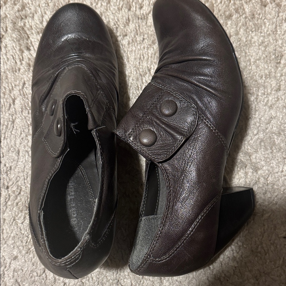 Bare Trap Chic Dark Brown Leather Heeled Boots